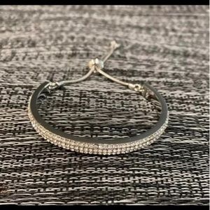 Bracelet with small crystals